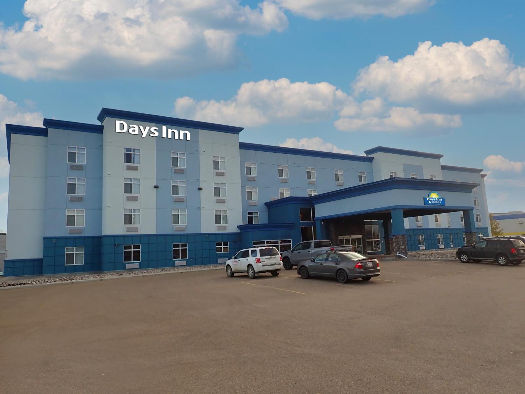 Days Inn & Suites By Wyndham 포트서스캐처원 외부 사진