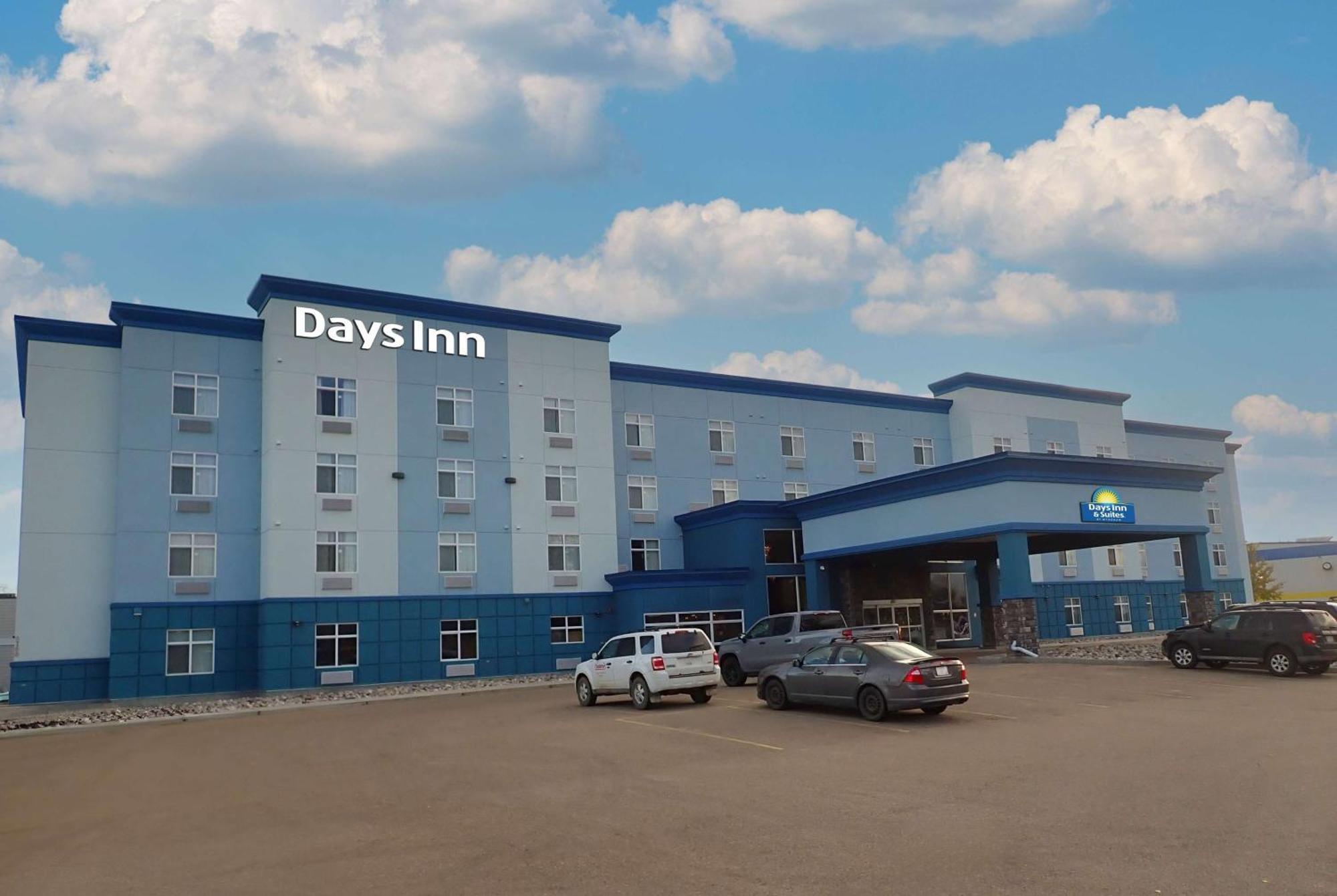 Days Inn & Suites By Wyndham 포트서스캐처원 외부 사진